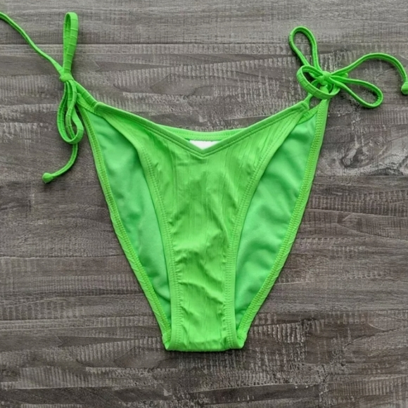 Women's Textured High Leg V-String Bikini Bottom - Picture 3 of 6